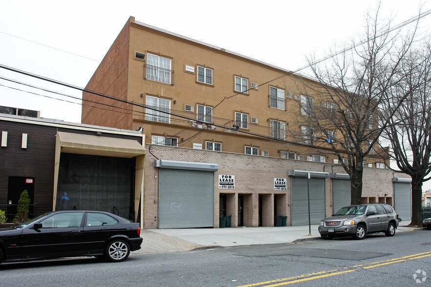 20-26 Steinway St, Astoria, NY for sale - Primary Photo - Image 1 of 1