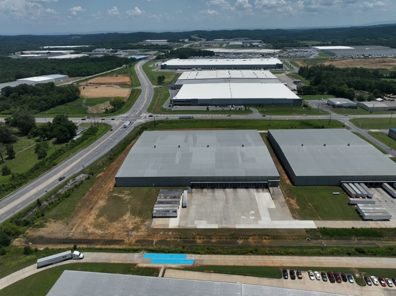 103 Enterprise Dr SW, Calhoun, GA for lease - Building Photo - Image 1 of 6