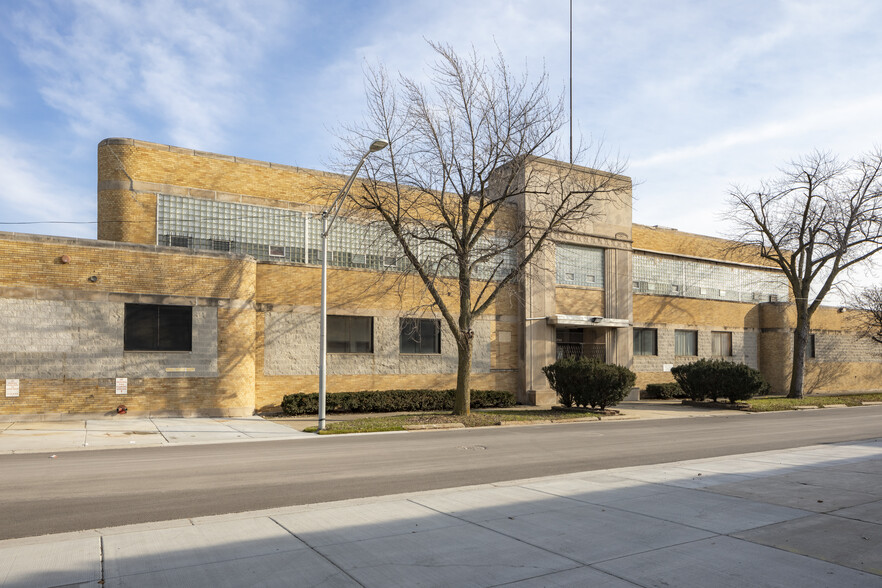 1750 N Kilbourn Ave, Chicago, IL for sale - Primary Photo - Image 1 of 5