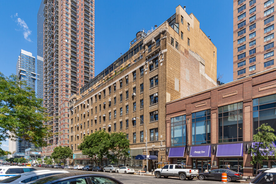 529-549 W 42nd St, New York, NY for sale - Primary Photo - Image 1 of 7