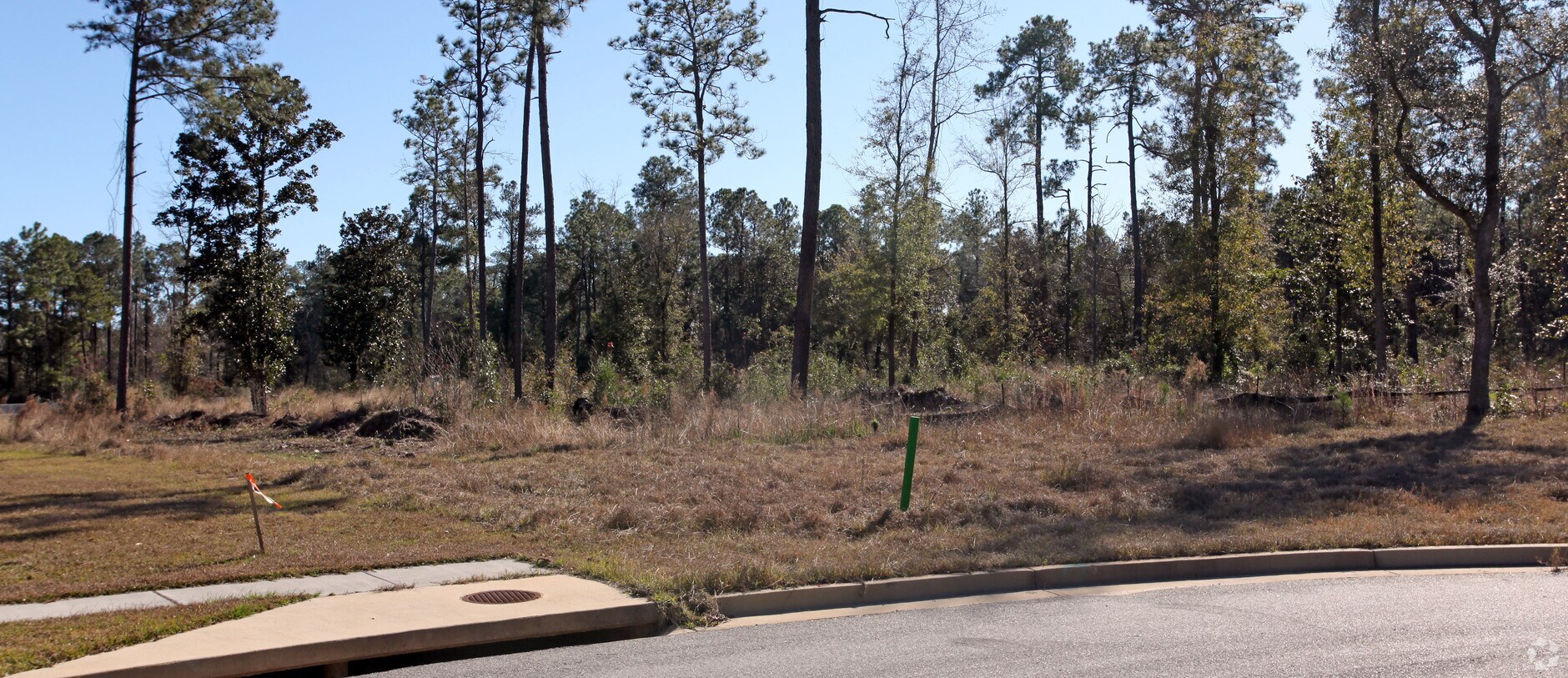 Halls Mill Rd, Mobile, AL 36693