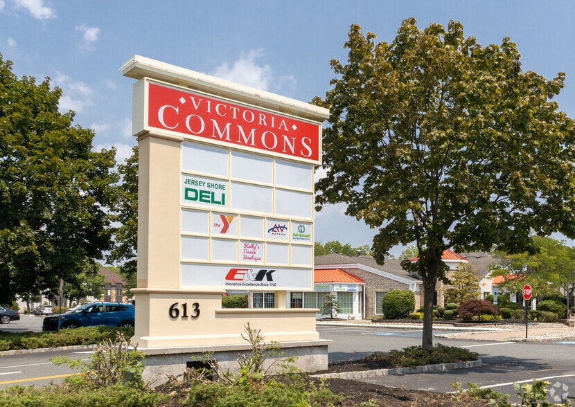 613 Hope Rd, Eatontown, NJ for lease - Building Photo - Image 3 of 10