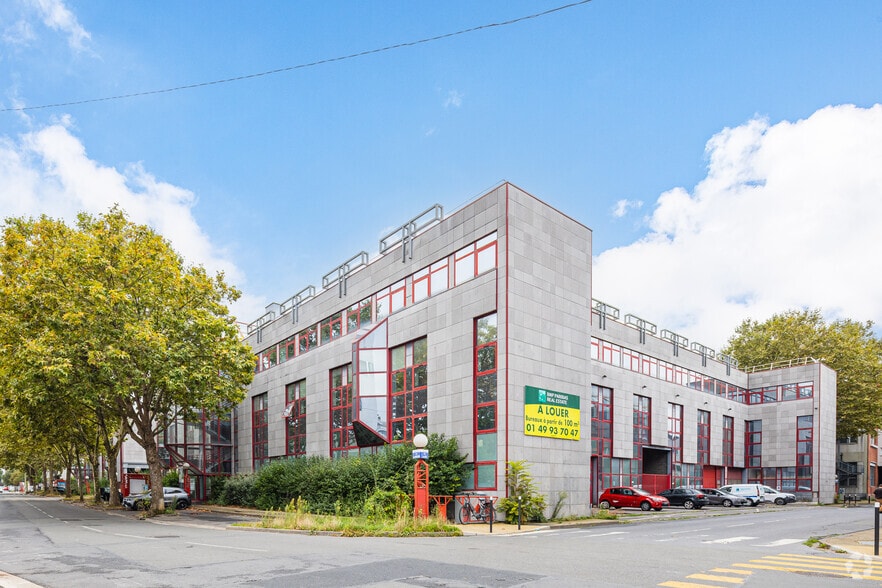 Office in Saint-Denis for lease - Primary Photo - Image 1 of 5