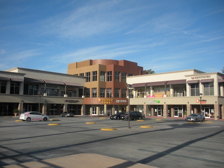 2626-2646 Dupont Dr, Irvine, CA for lease - Building Photo - Image 2 of 5