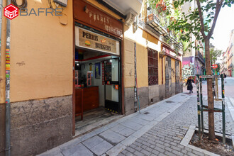 Retail in Madrid, MAD for lease Interior Photo- Image 1 of 16