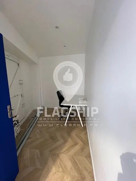 Retail in Montreuil for lease - Building Photo - Image 3 of 8