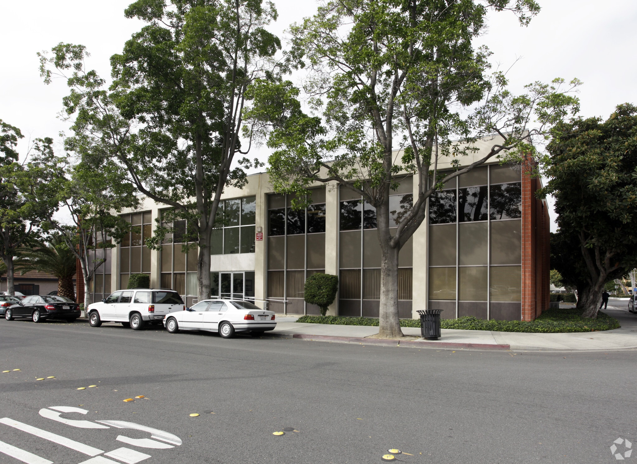401 S Main St, Pomona, CA for lease Primary Photo- Image 1 of 5
