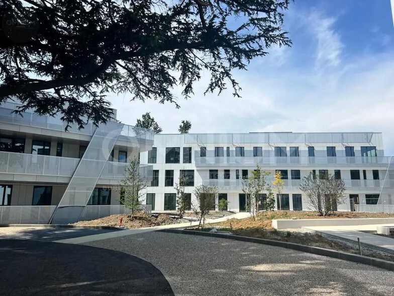 Office in Limonest for sale - Building Photo - Image 1 of 14