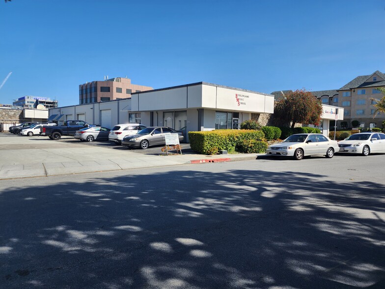 Corner of Bayshore Hwy and Mahler Rd, Burlingame, CA for lease - Building Photo - Image 2 of 5