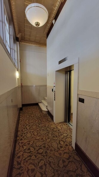 516 N Charles St, Baltimore, MD for lease - Building Photo - Image 2 of 13