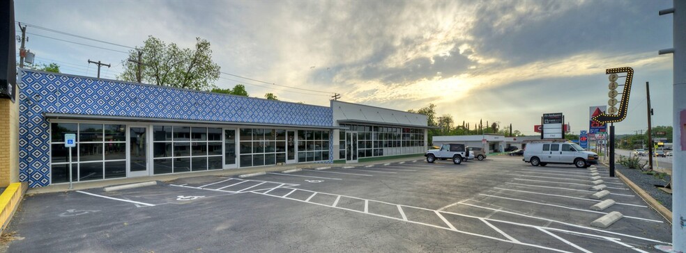 1739-1745 W Anderson Ln, Austin, TX for lease - Building Photo - Image 1 of 2