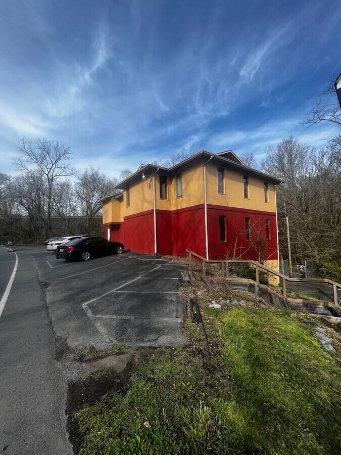 1209 W Shipley Ferry Rd, Colonial Heights, TN 37663 Office for Sale