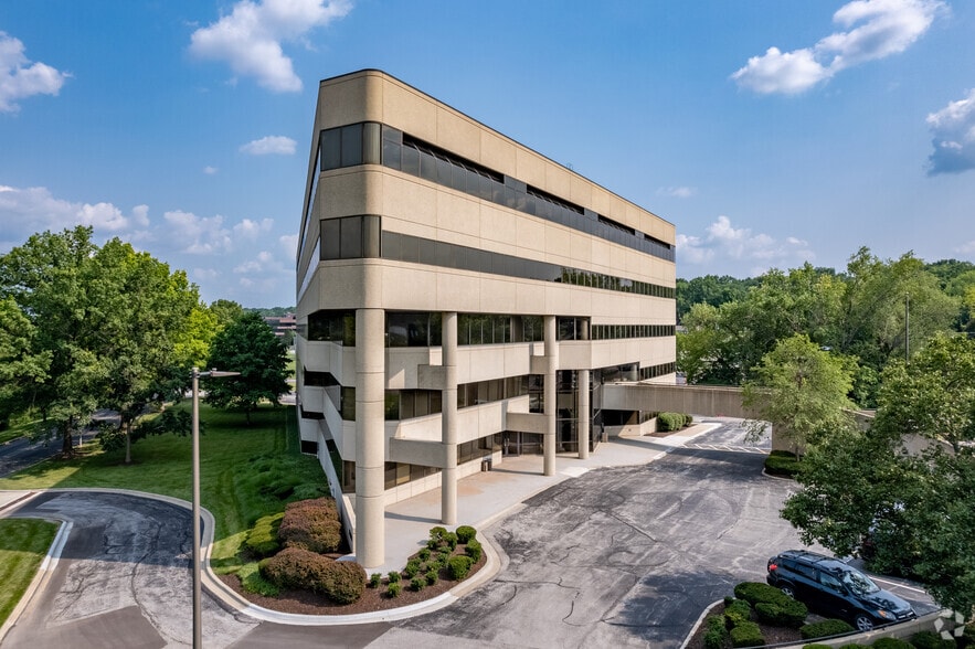 9200 Ward Pky, Kansas City, MO for sale - Primary Photo - Image 1 of 10
