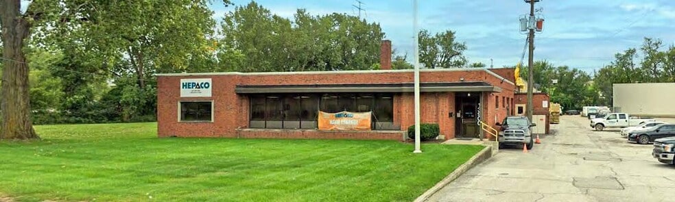 13900 Broadway Ave, Garfield Heights OH - Warehouse