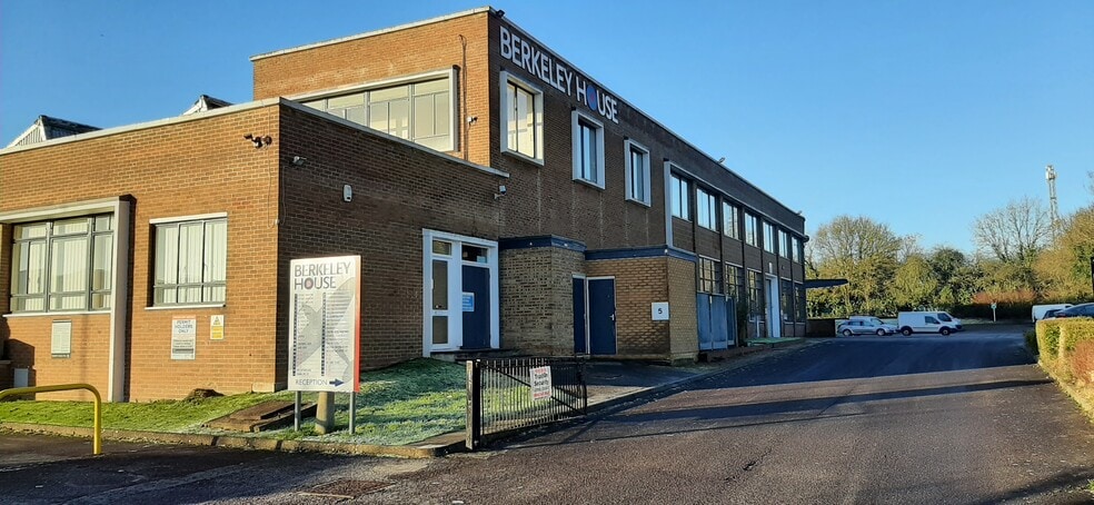 Hunts Rise, Swindon for lease - Building Photo - Image 2 of 10