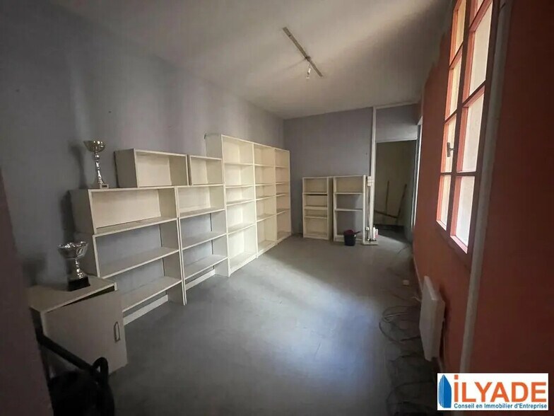 8 Rue Saint Saens, Marseille for lease - Building Photo - Image 3 of 9