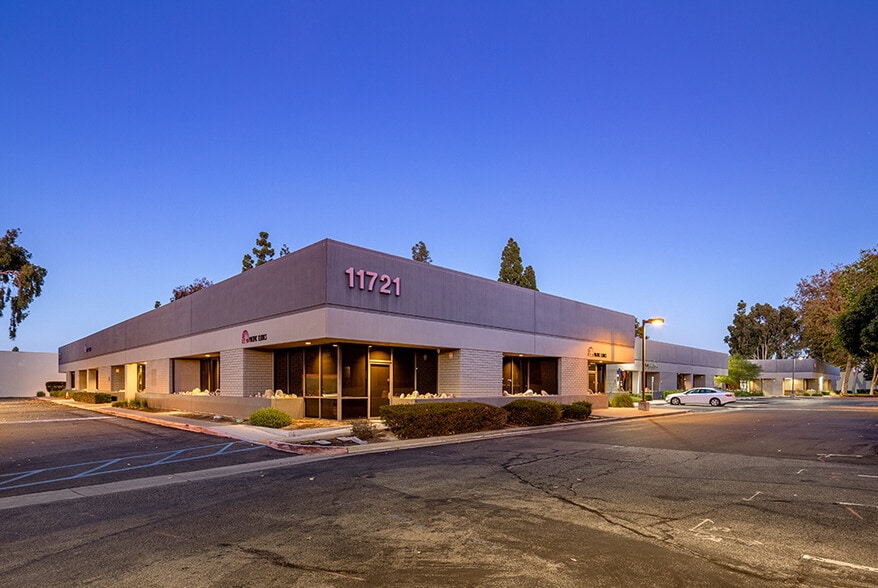 11721-11741 Telegraph Rd portfolio of 3 properties for sale on LoopNet.com - Building Photo - Image 3 of 9