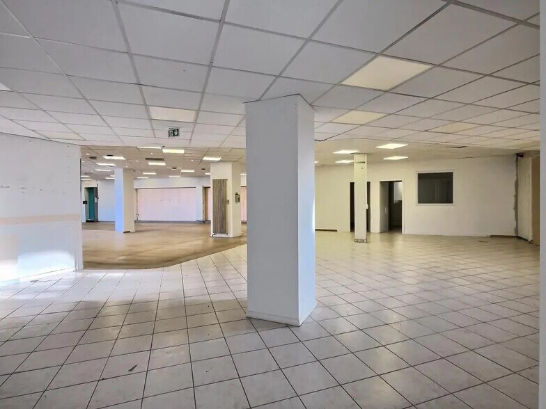 Retail in Forbach for lease - Interior Photo - Image 3 of 12