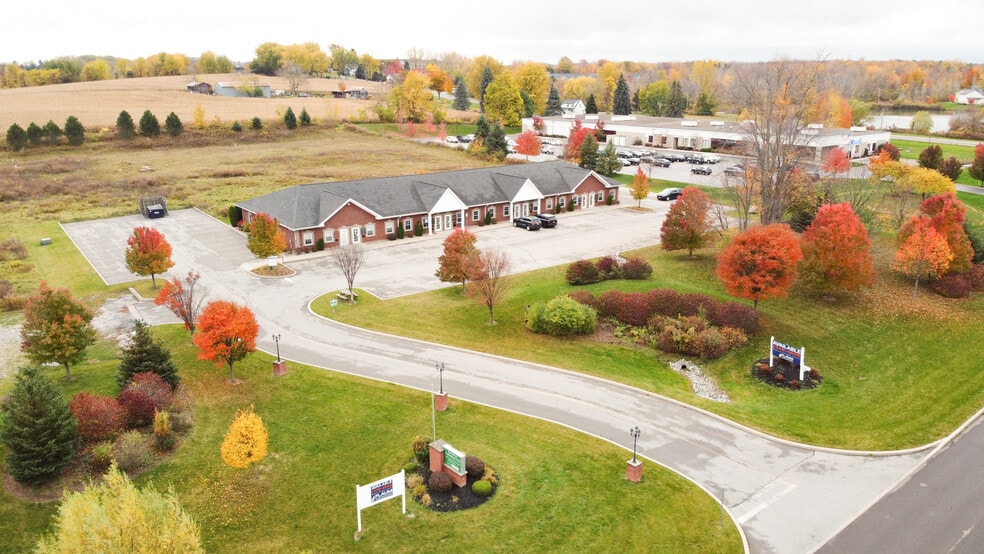 250 Lucius Gordon Dr, West Henrietta, NY for lease - Building Photo - Image 1 of 19