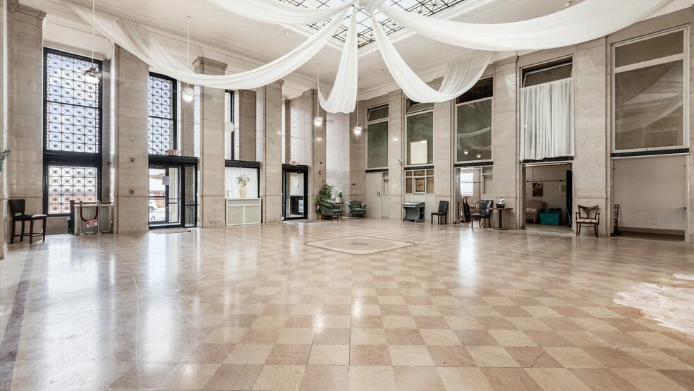 85 E Main St, Newark, OH for sale - Building Photo - Image 2 of 24