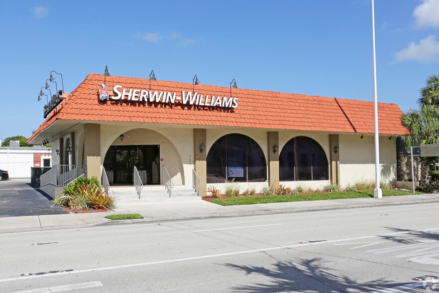 382 9th St S, Naples, FL for sale - Primary Photo - Image 1 of 5