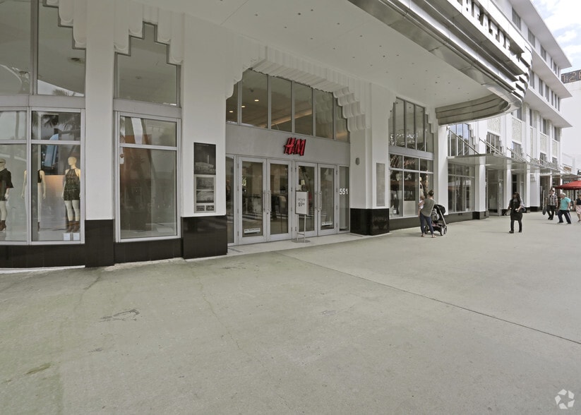 541-551 Lincoln Rd, Miami Beach, FL for lease - Building Photo - Image 2 of 9