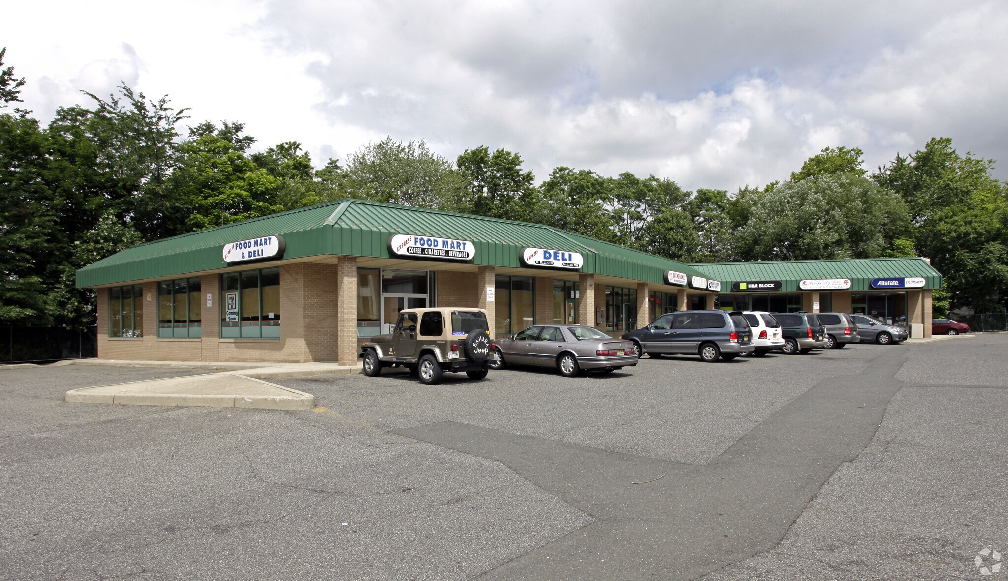 85 Outwater Ln, Garfield, NJ for sale Primary Photo- Image 1 of 1