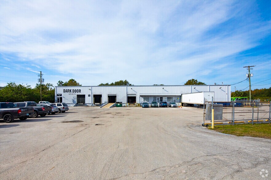 66086610 Anderson Rd, Tampa, FL 33634 Industrial for Lease