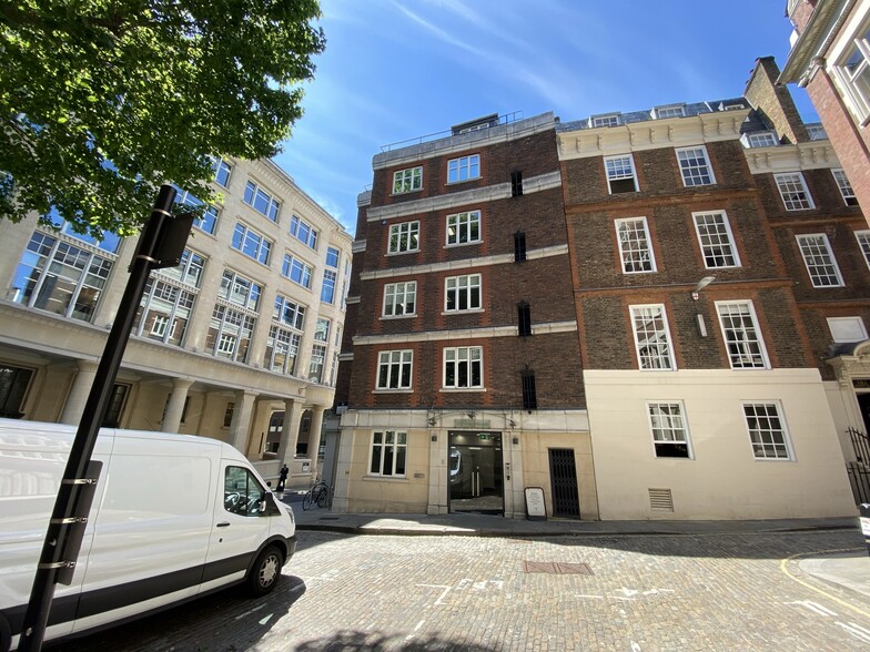 3 Laurence Pountney Hl, London for lease - Building Photo - Image 1 of 1