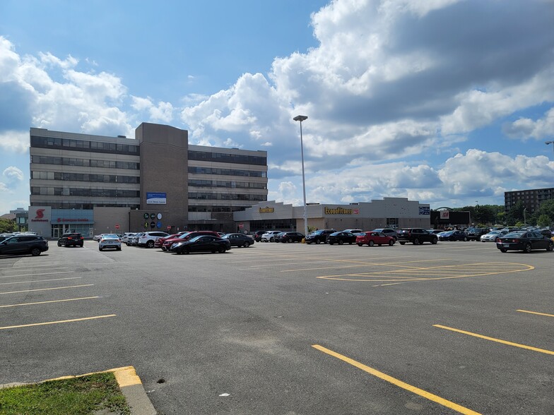 5800 Boul Cavendish, Cote-St-Luc, QC H4W 2T5 - Quartier Cavendish | LoopNet