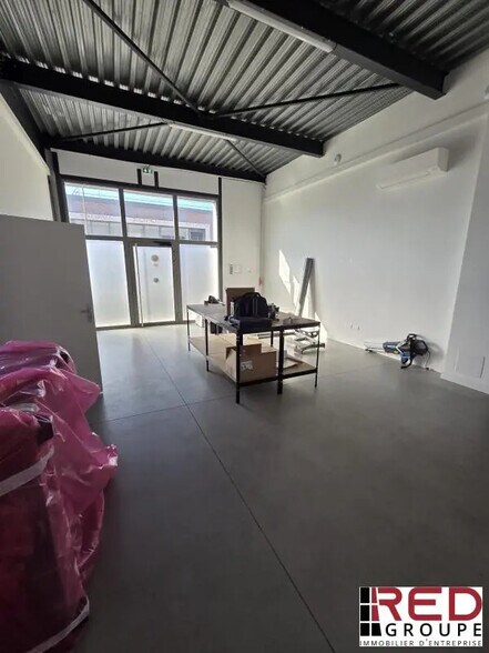Industrial in La Ciotat for lease - Interior Photo - Image 2 of 5
