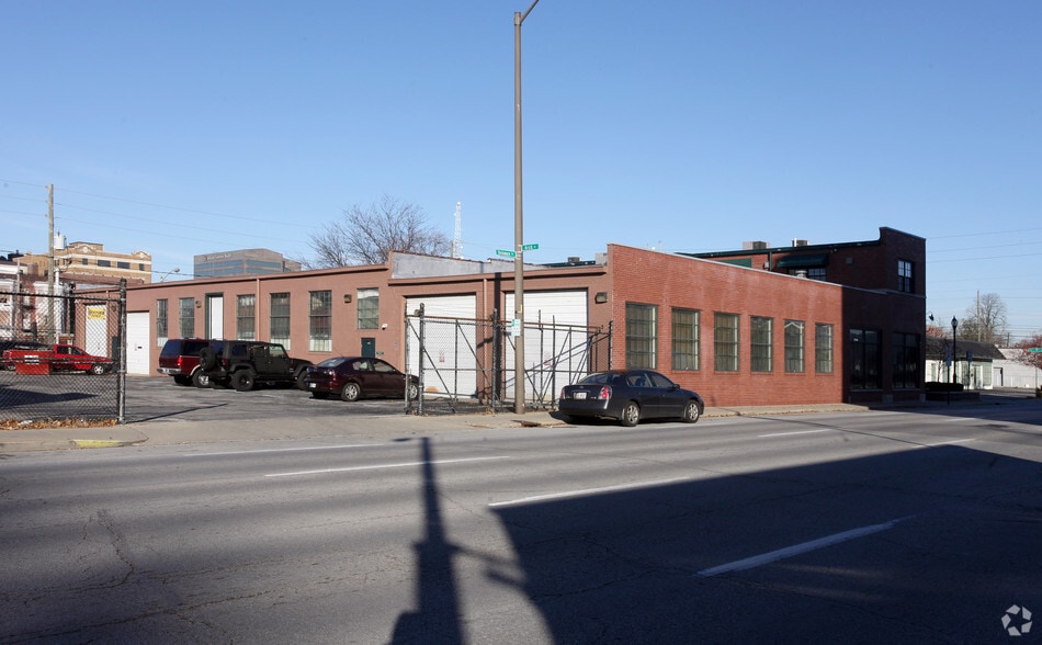 838 N Delaware St, Indianapolis, IN for lease - Building Photo - Image 3 of 38