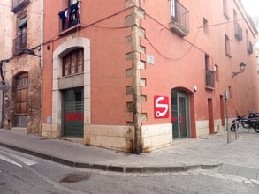 Retail in Valls, Tarragona for lease Interior Photo- Image 1 of 8
