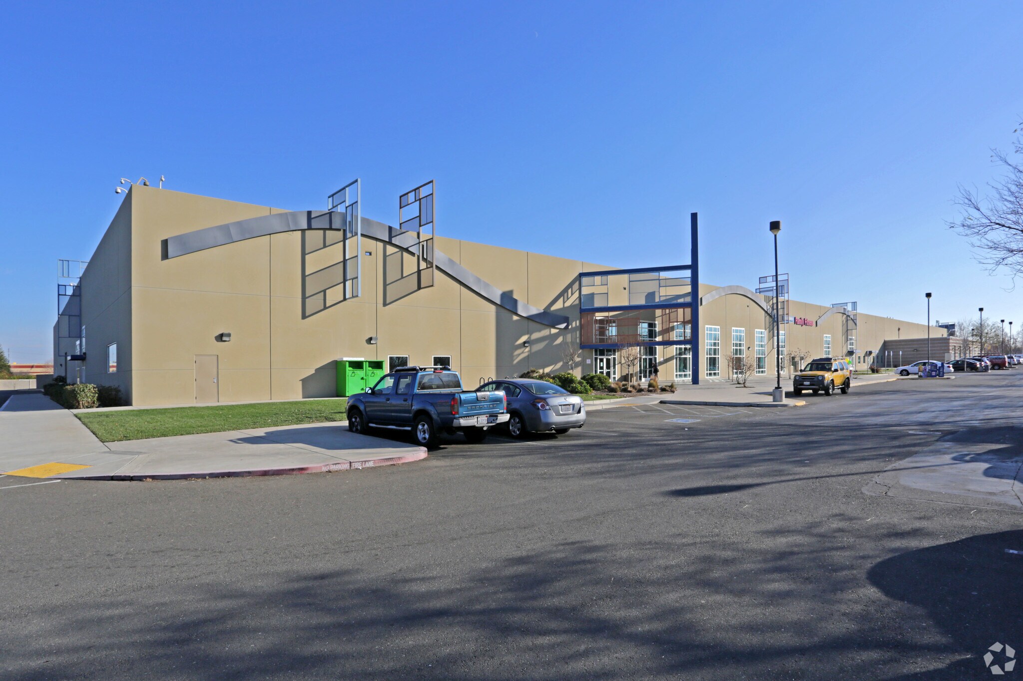 3443 Laguna Blvd, Elk Grove, CA 95758 Elk Grove Sports Center