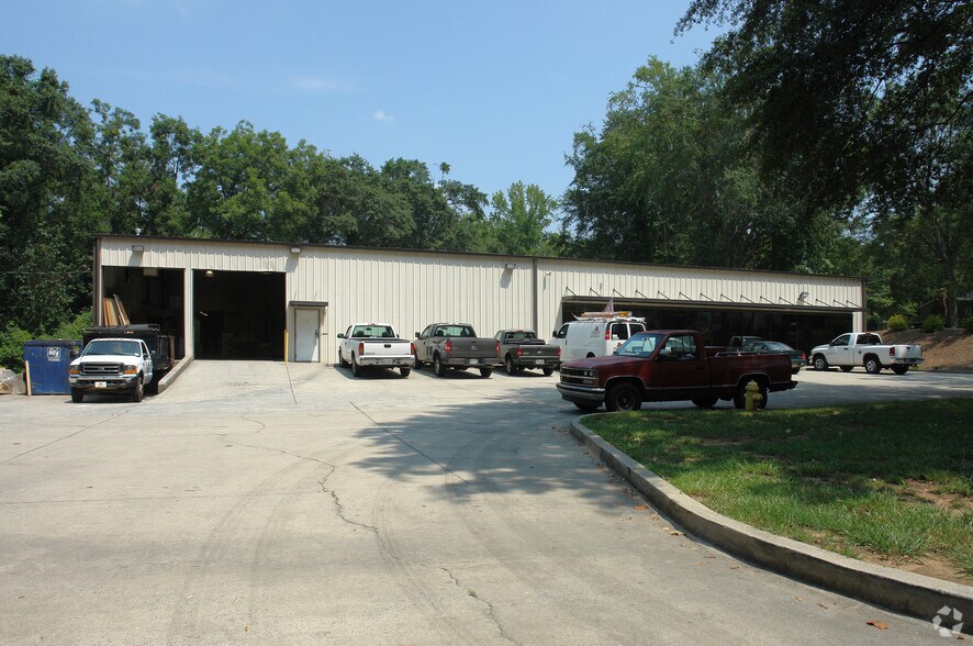 911 Montreal Rd, Clarkston, GA for lease - Building Photo - Image 2 of 4