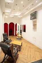 Retail in Madrid, Madrid for lease Interior Photo- Image 2 of 9