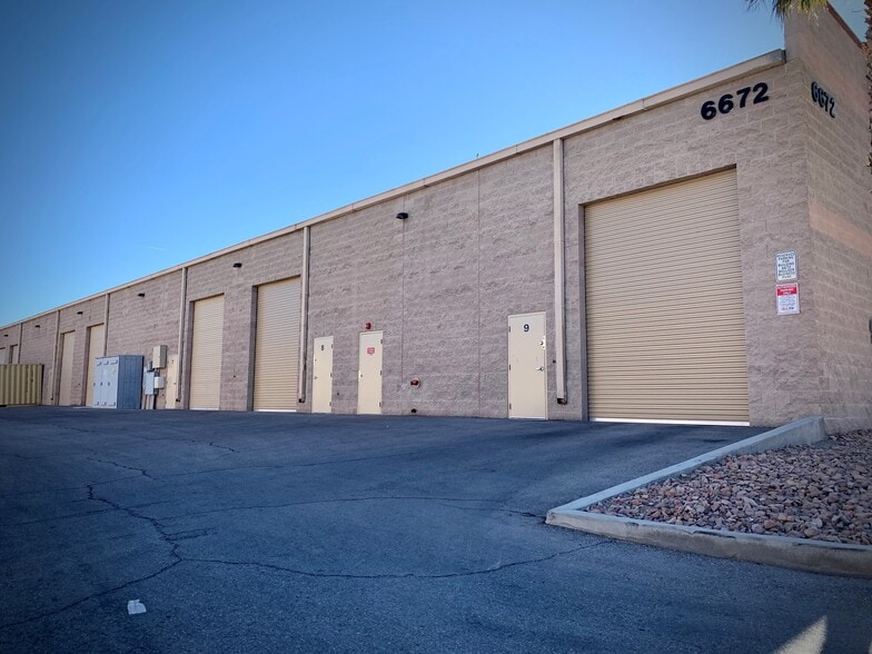 6672 Boulder Hwy, Las Vegas, NV for lease - Building Photo - Image 2 of 4