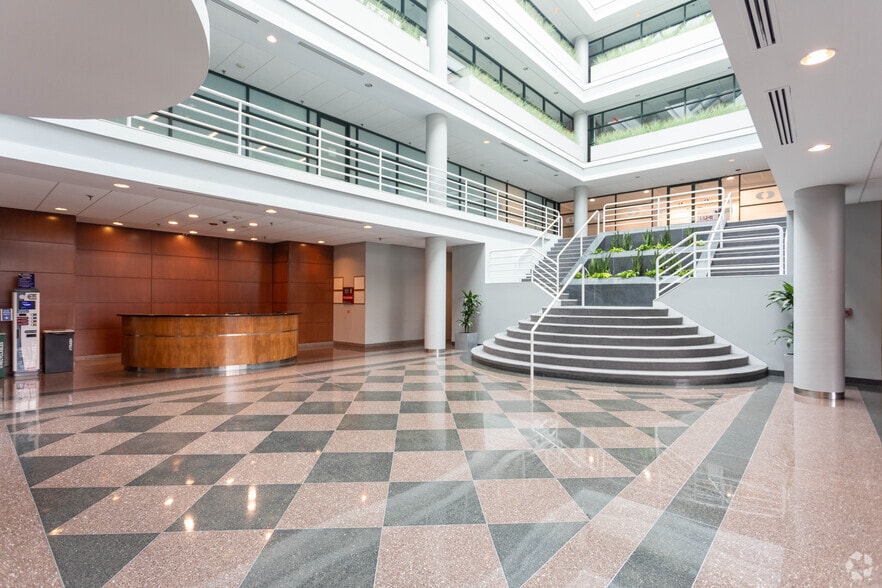 275 Washington St, Newton, MA for lease - Interior Photo - Image 1 of 3