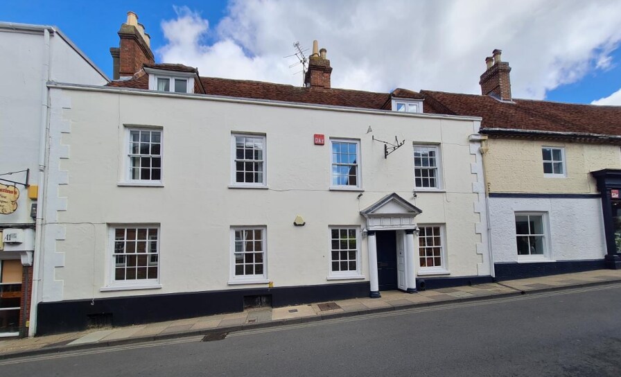 Knockhundred Row, Midhurst for lease - Primary Photo - Image 1 of 4
