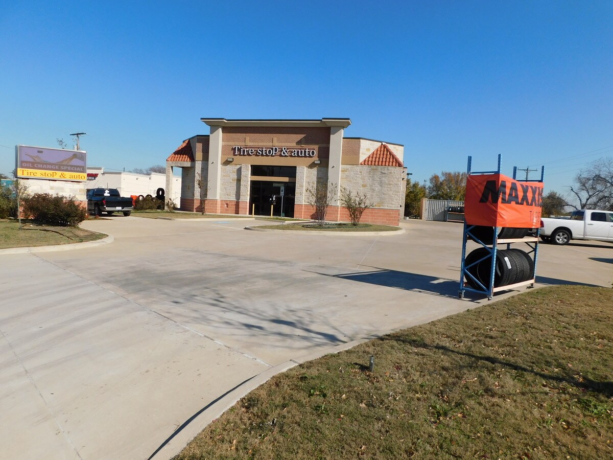 2401 S Cooper St, Arlington, TX 76015