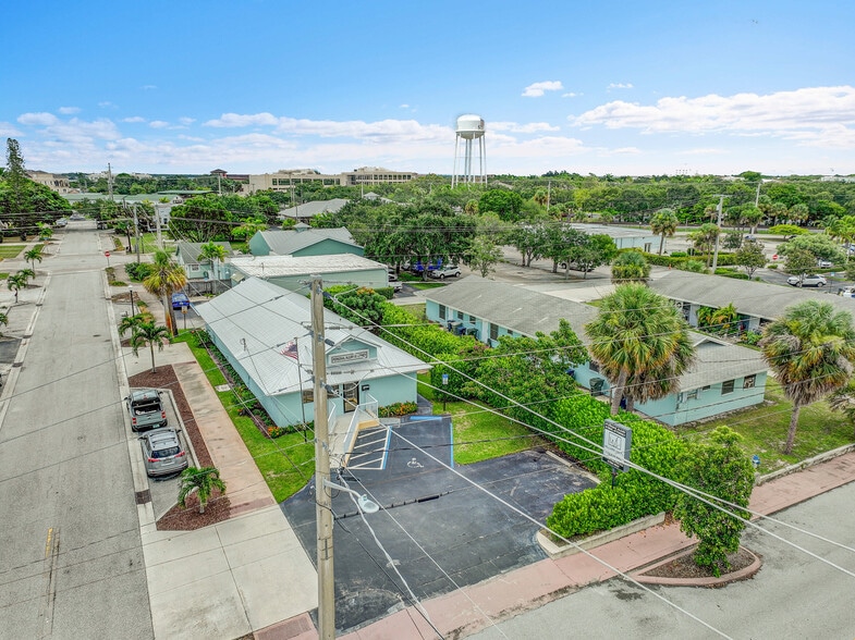 101 SE Martin Luther King Jr Blvd, Stuart, FL for sale - Building Photo - Image 2 of 34