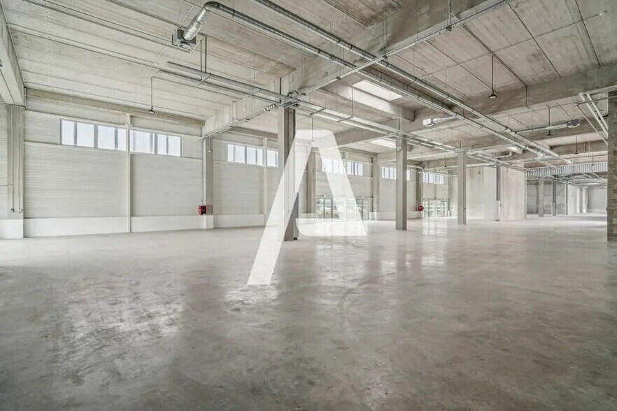 Flex in Vitry-sur-Seine for lease - Building Photo - Image 3 of 5
