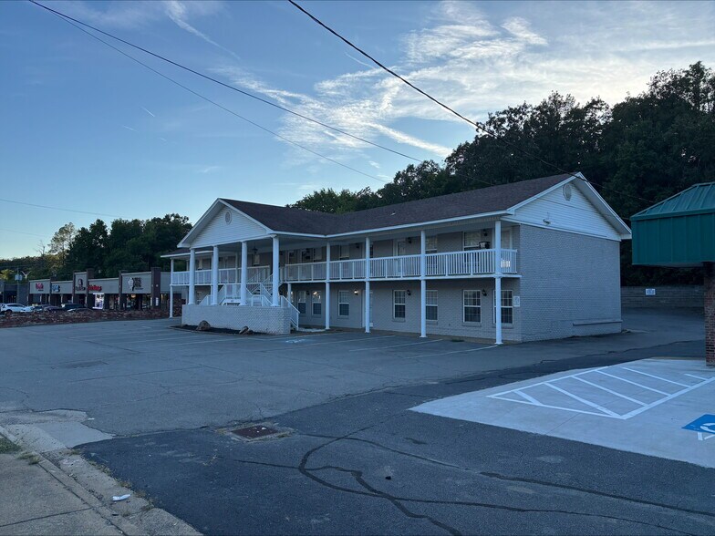 5111 John F Kennedy Blvd, North Little Rock, AR for lease - Building Photo - Image 2 of 6