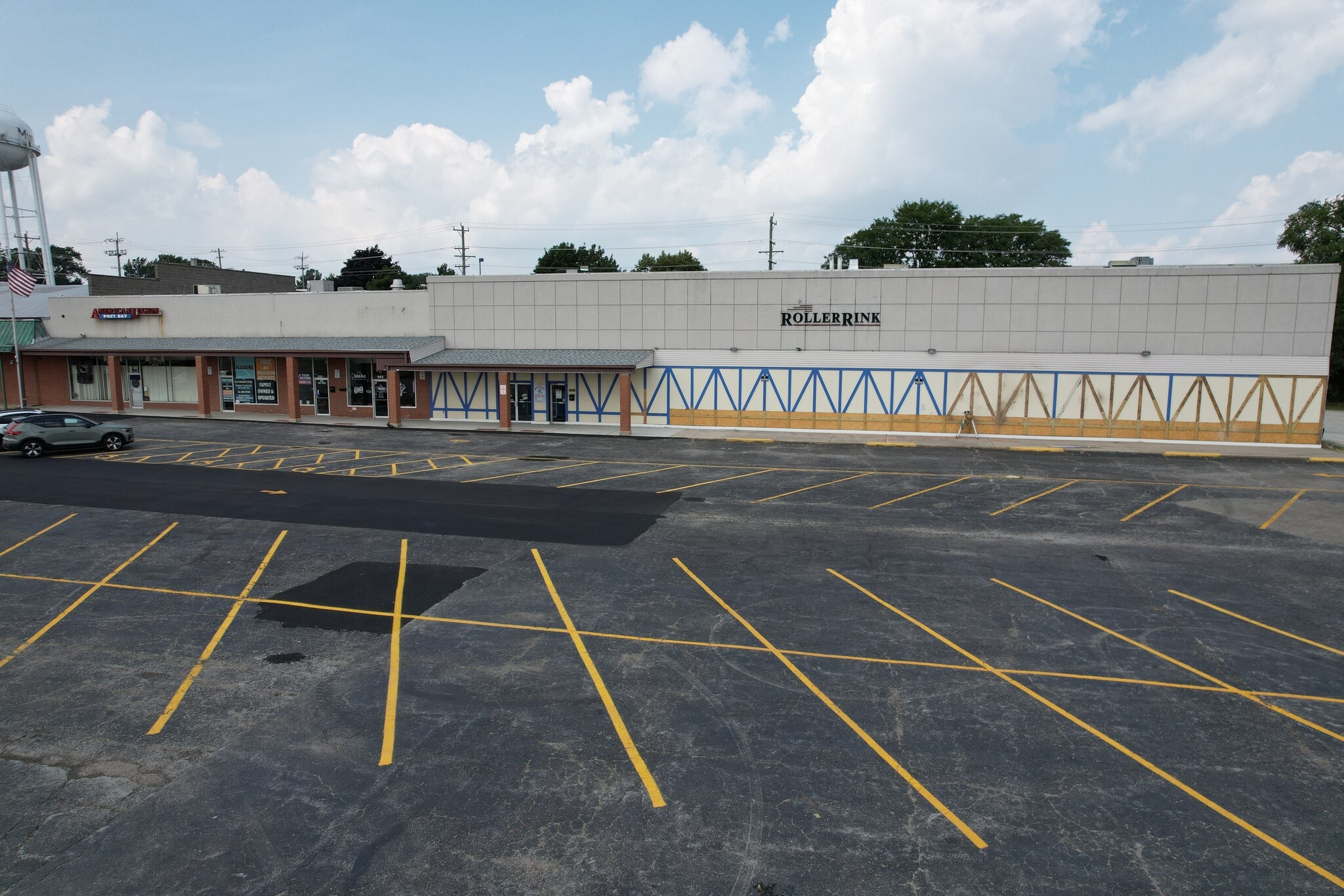 142 N Seymour Ave, Mundelein, IL for lease Building Photo- Image 1 of 1