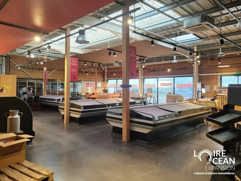 Retail in Pornic for lease - Building Photo - Image 2 of 7