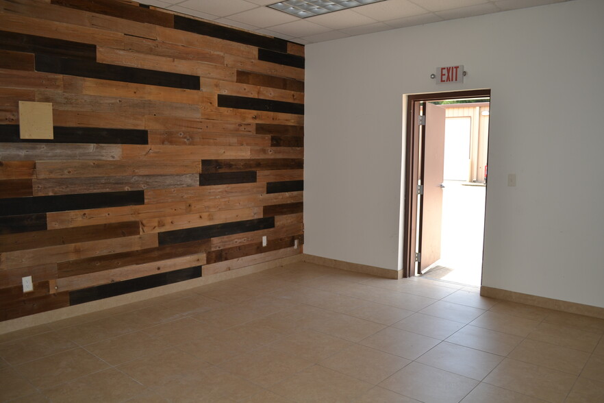 16103 Grant Rd, Cypress, TX for lease - Interior Photo - Image 3 of 16