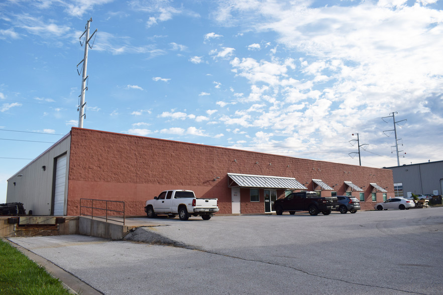 12026 Roberts Rd, Omaha, NE for sale - Building Photo - Image 1 of 1