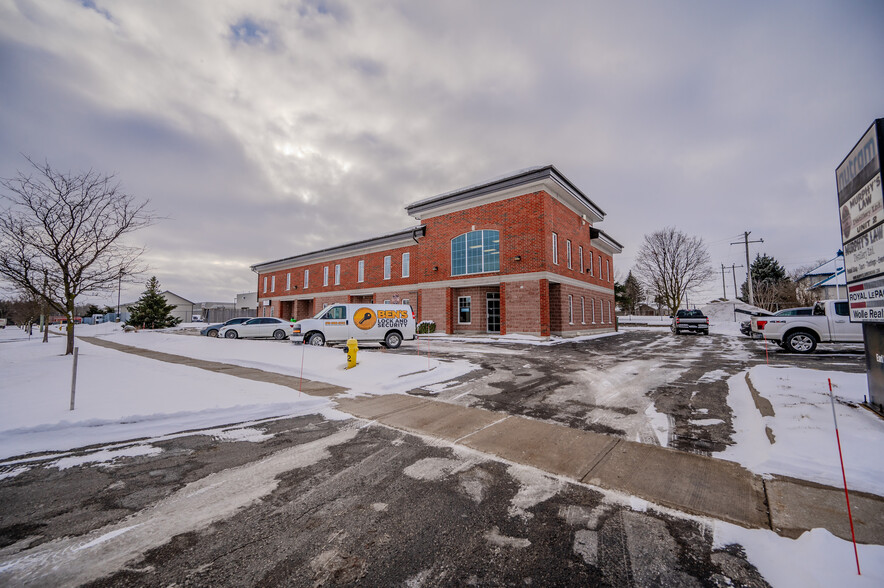 90 Earl Martin Dr, Woolwich, ON for lease - Building Photo - Image 2 of 45