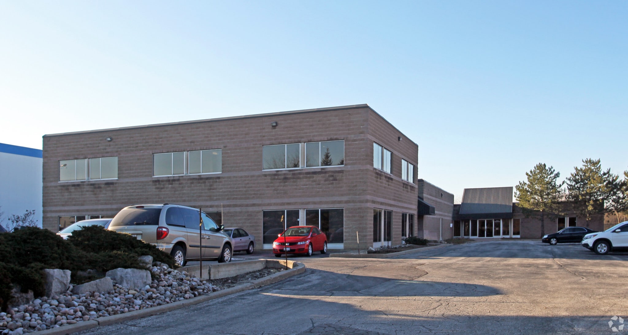 14 Abacus Rd, Brampton, ON for lease Primary Photo- Image 1 of 3
