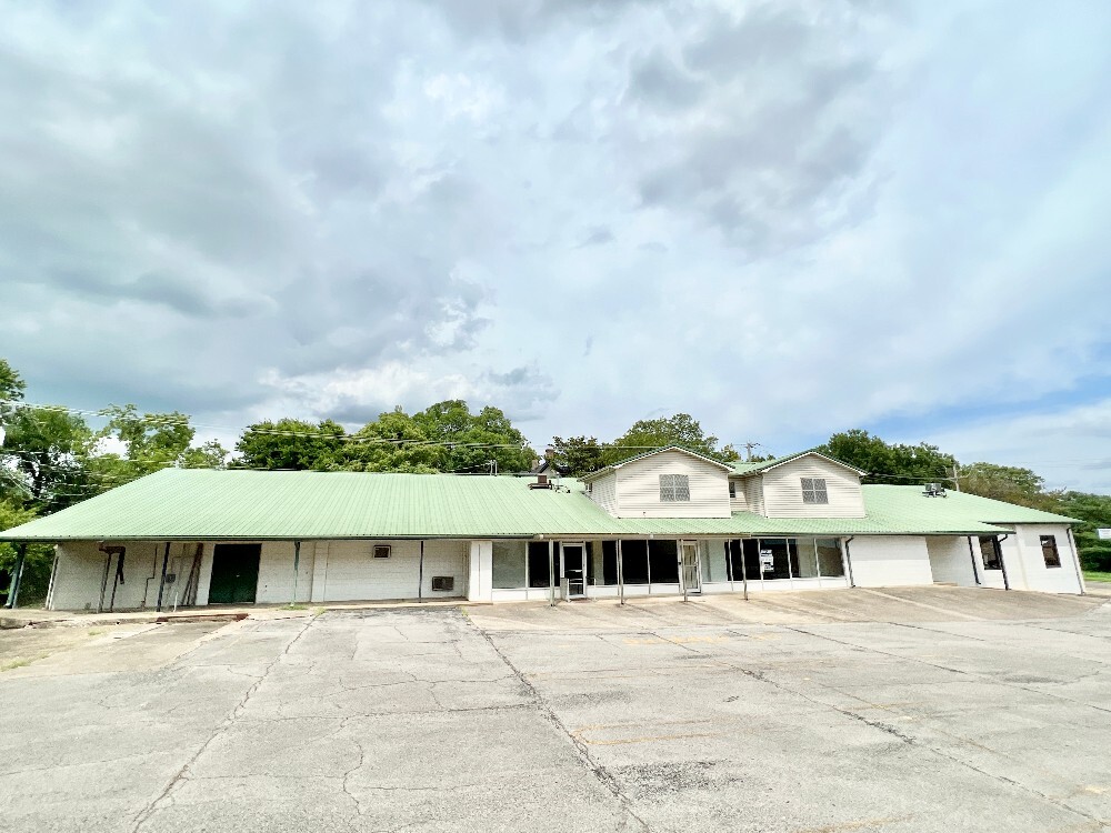 200 W Choctaw, Tahlequah, OK for sale Building Photo- Image 1 of 1